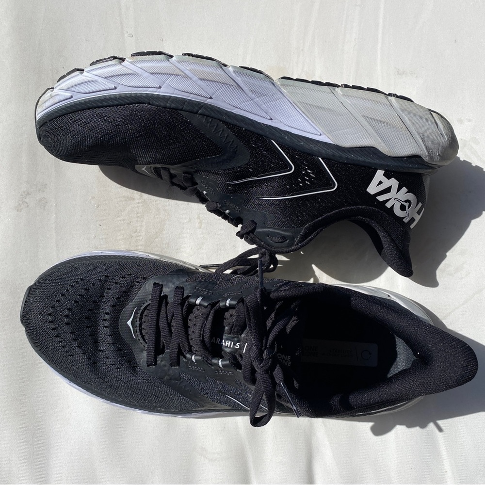 Hoka Arahi 5 wide